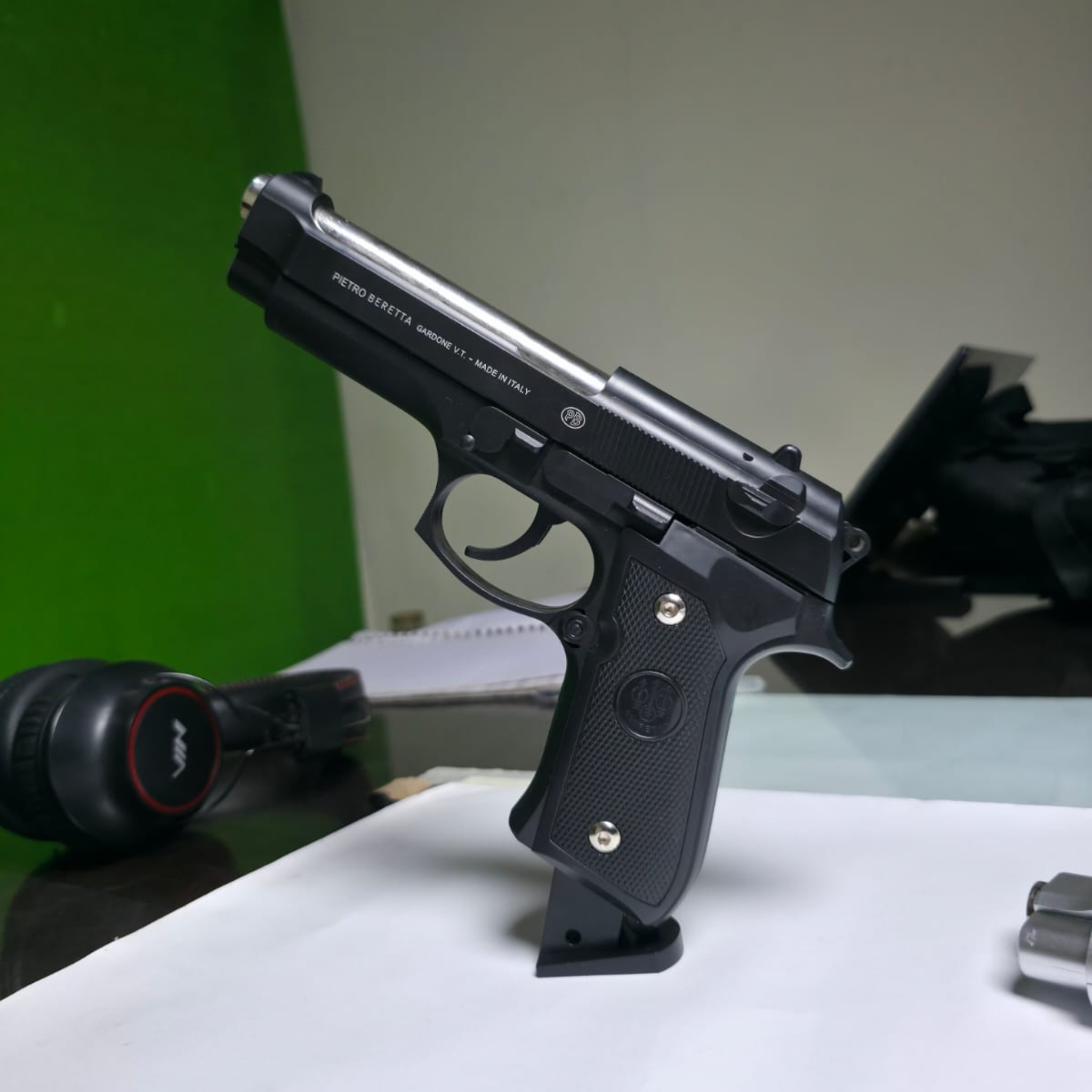 The M92 Beretta Airsoft Replica